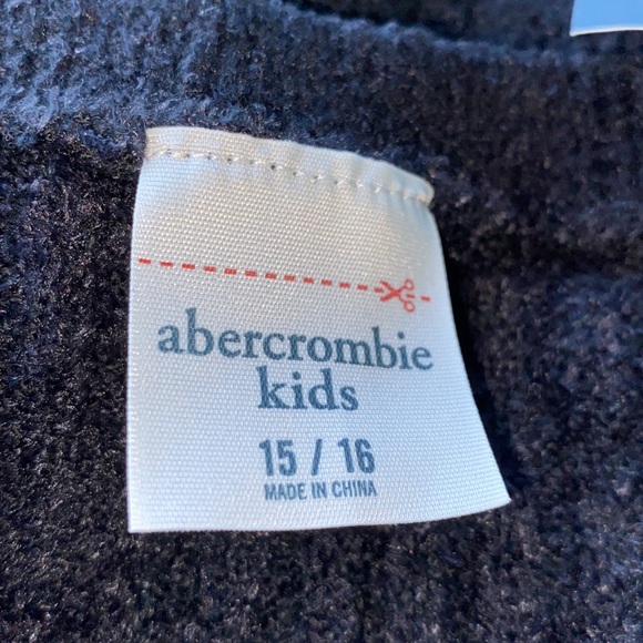 NWT, Abercrombie Girls long sleeve sweater - Picture 3 of 5